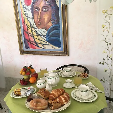 Готель La Rondinella 2*